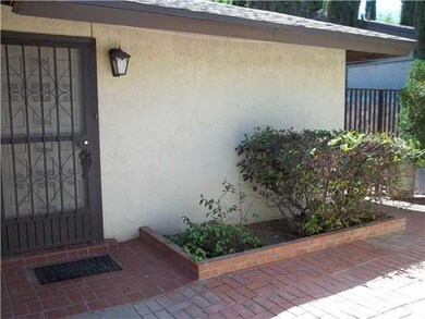 10660 Park View Cir, El Paso, TX 79935 - photo 2