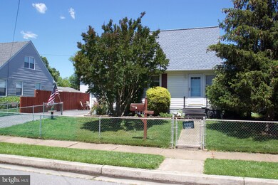 946 Kinwat Ave, Essex, MD 21221 - photo 3