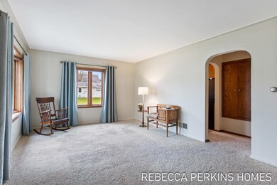 1025 E 8th St, Holland-21