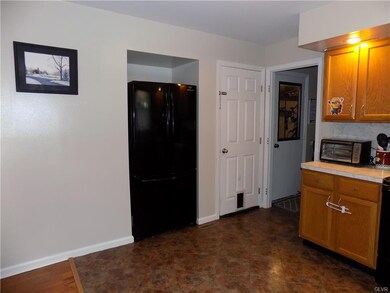 7349 E Hillcrest Ln, Slatington, PA 18080 - photo 7