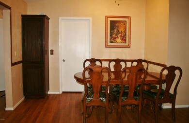 Eat-in Kitchen