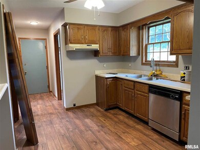 1410 W 49th St, Davenport, IA 52806 - photo 5