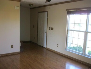 4812 Amber Crossing Dr, Columbus, OH 43232 - photo 2