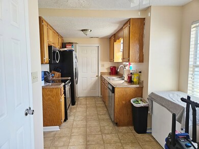 2820 Stonewater Dr, Albany, GA 31721 - photo 5