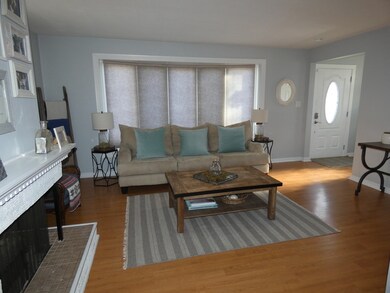 724 Norfolk Ave, Westchester, IL 60154 - photo 2