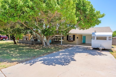 4621 E Edgemont Ave, Phoenix, AZ 85008 - photo 2