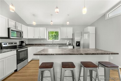 Kitchen w/ Island