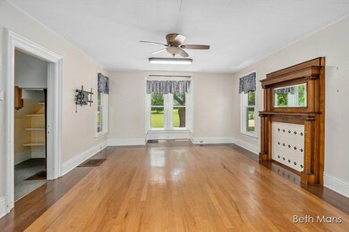 314 S Hudson St, Lowell, MI 49331 - photo 6