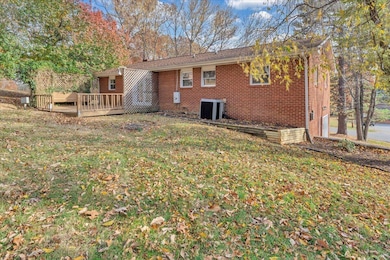 222 Maple Dr, Blue Ridge, VA 24064 - photo 5