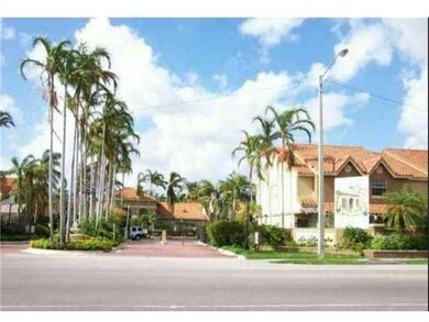 18326 NW 68th Ave unit J, Hialeah, FL 33015 - photo 4