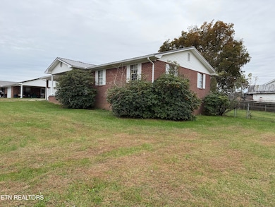 128 Chapman Crest Dr, La Follette, TN 37766 - photo 2