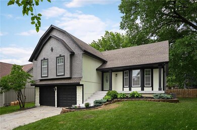 8447 Constance St, Lenexa, KS 66215 - photo 2