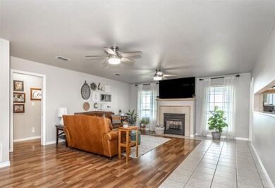 1916 College St, Gainesville, TX 76240 - photo 4