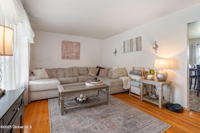 7-3291FrankSt_07