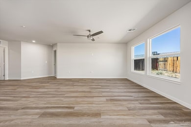 21183 Conklin Blvd, California City, CA 93505 - photo 6