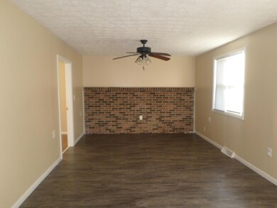 4055 Sexton Dr, Columbus, OH 43228 - photo 5