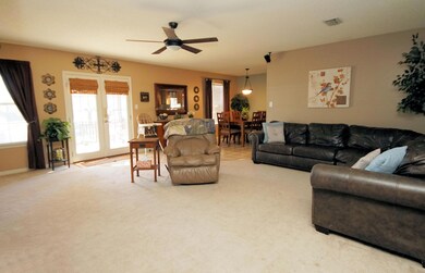 9381ERiverLiving5