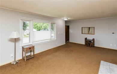 613 Baldwin St, Maxwell, IA 50161 - photo 5