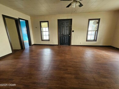 514 W Macon St, Carthage, MO 64836 - photo 2