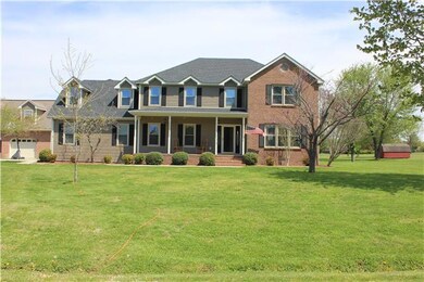 318 Crosspark Drive! Very large super clean and move in ready on nice large lot in great neighborhood.