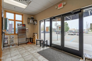 4551 S Washington St, Grand Forks, ND 58201 - photo 6