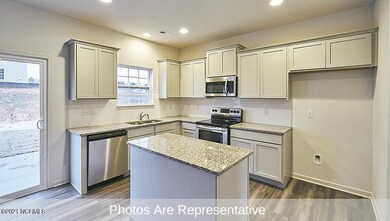 Pinehurst_Gray_Cabinets06
