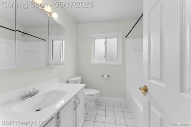 Upper Full Bath is sparkling clean!