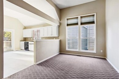 5141 Roundtree St, Shawnee, KS 66226 - photo 6