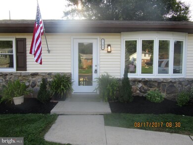 1382 Outer Dr, Hagerstown, MD 21742 - photo 2