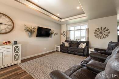 4707 Grey Hawk-13