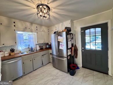 909 Laurel St, Bremen, GA 30110 - photo 4