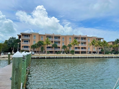 03_Beachside_Waterfront