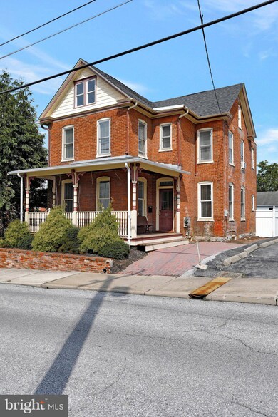 23 W 2nd St, Waynesboro, PA 17268 - photo 5