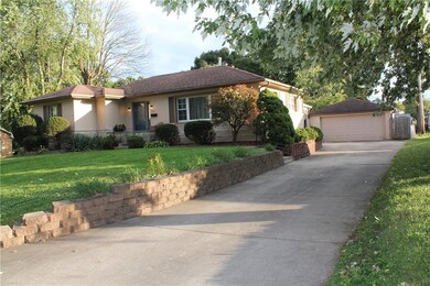 217 E Vinyard St, Anderson, IN 46012 - photo 2