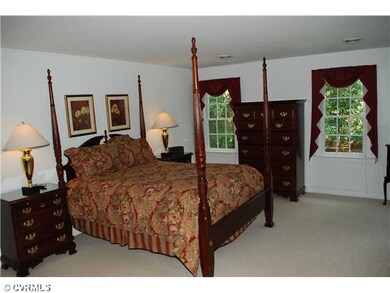 Master Bedroom - Large Master Suite