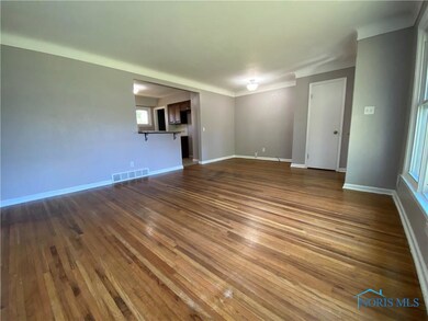 2411 Charlotte St, Toledo, OH 43613 - photo 6