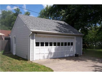 Parking Lot/Garage