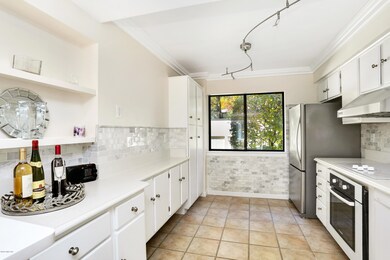 12 Glenville St unit 205, Greenwich, CT 06831 - photo 6
