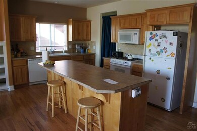 3549 SW Salmon Ave, Redmond, OR 97756 - photo 6