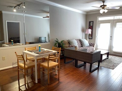 The Valencia unit 106, Houston, TX 77054 - photo 2