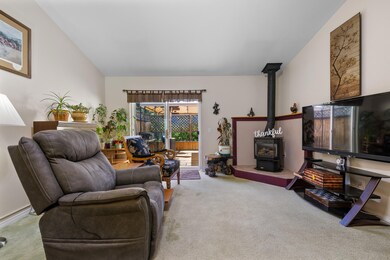 1685 SE Virginia Rd, Bend, OR 97702 - photo 5