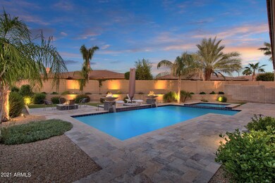 LUXURIOUS BACKYARD