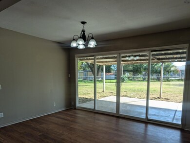 703 Pecan St, Burkburnett, TX 76354 - photo 7