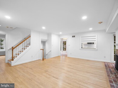 6416 Little Leigh Ct, Cabin John, MD 20818 - photo 3