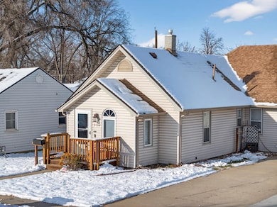 3126 4th Ave, Council Bluffs, IA 51501 - photo 2