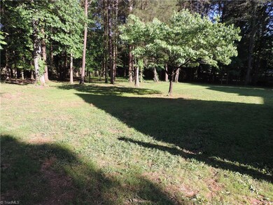 4474 Kendale Rd, High Point, NC 27265 - photo 4