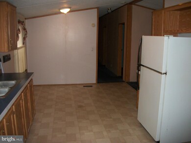 150 English Muffin Ct, Berkeley Springs, WV 25411 - photo 4