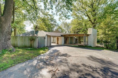 2240 E Fritts Ln-9