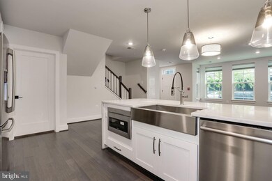 Key and Nash unit 106, Arlington, VA 22209 - photo 6