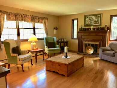 42 Bentrup Ct, Lenox, MA 01240 - photo 2